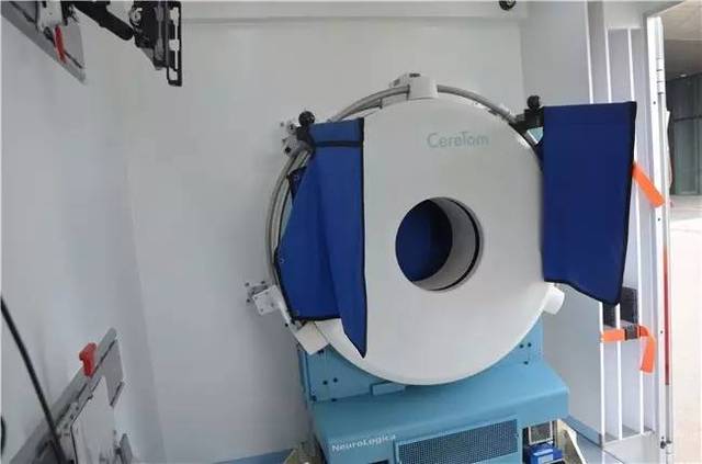 时间就是生命 依维柯New Daily改装国内首台移动CT脑卒中救护车