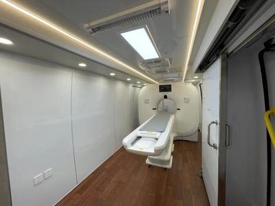 移动科技赋能健康防线 闵行首台移动CT车提升疫情防控与便民体检能力